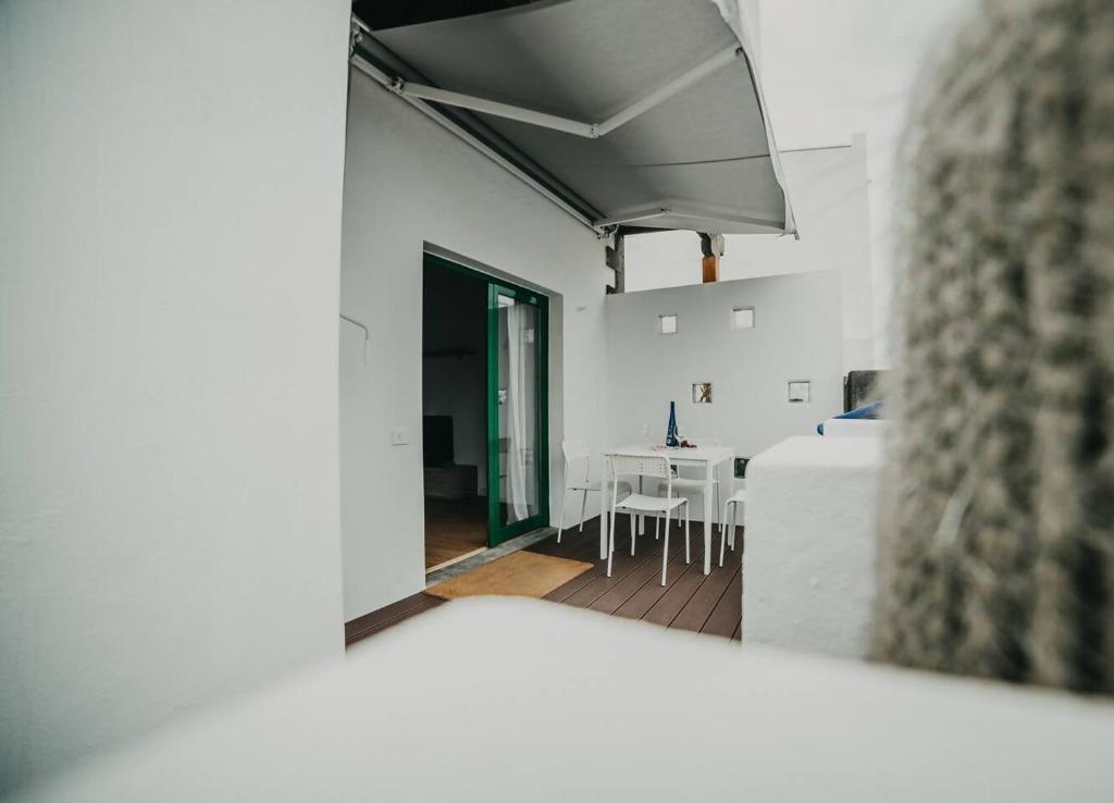 Fotografia z galérie ubytovania Amplio y cómodo apartamento en La Santa v destinácii La Santa