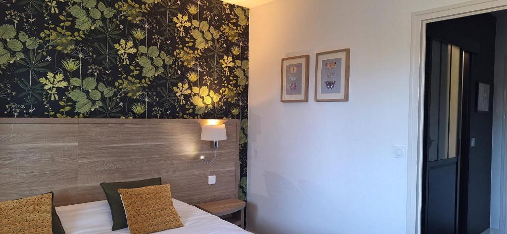 Posezení v ubytování Brit Hotel le Cygne