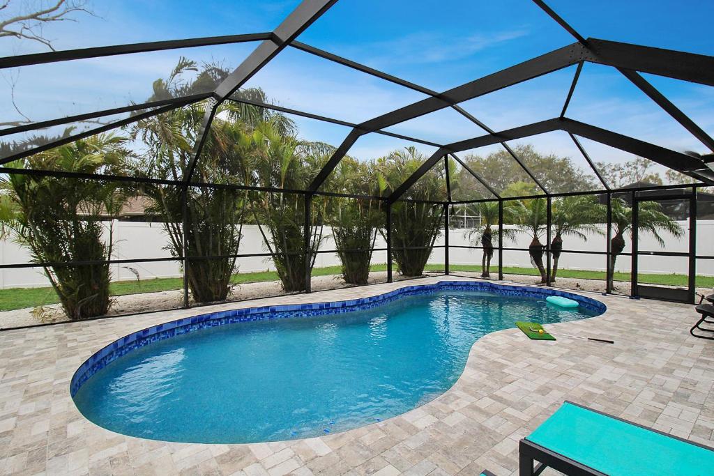 Πισίνα στο ή κοντά στο Private Pool Home Minutes From Anna Maria Island - Dreams Of Paradise