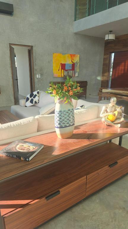 Image showcasing Luxury Private Pickleball Court Pool Jacuzzi Sauna Cold Plunge, El ...