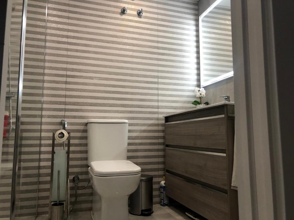 A bathroom at Sweet Home in Puerto Marina