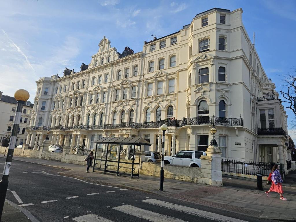 Το κτήριο όπου στεγάζεται  το διαμέρισμα