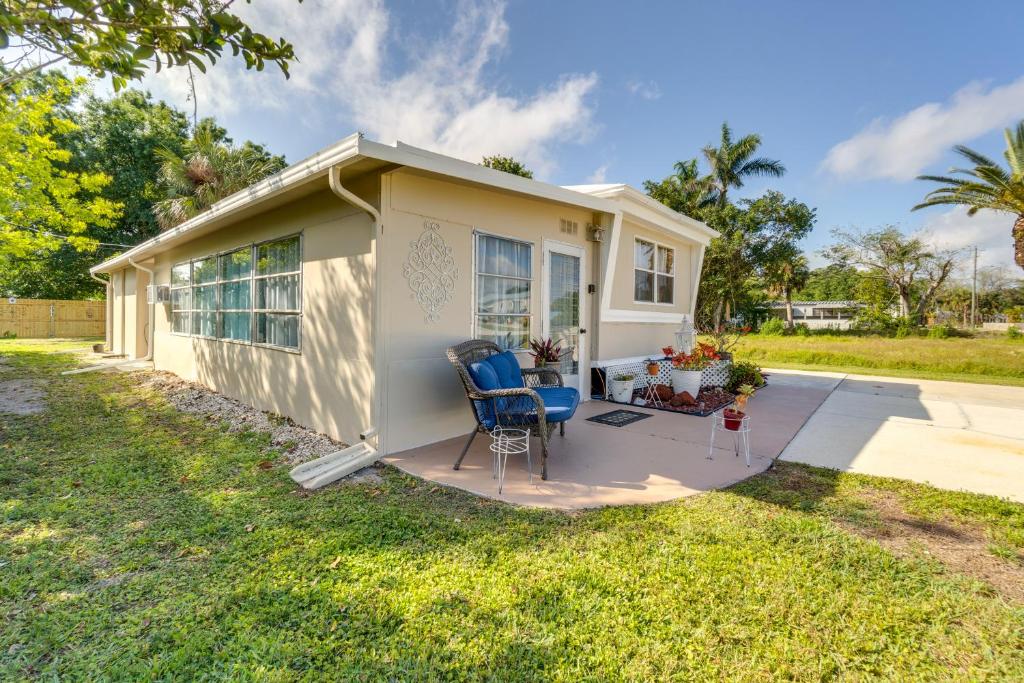 Fotografie z fotogalerie ubytování 5 Mi to Dtwn Punta Gorda Home with Large Yard! v destinaci Punta Gorda