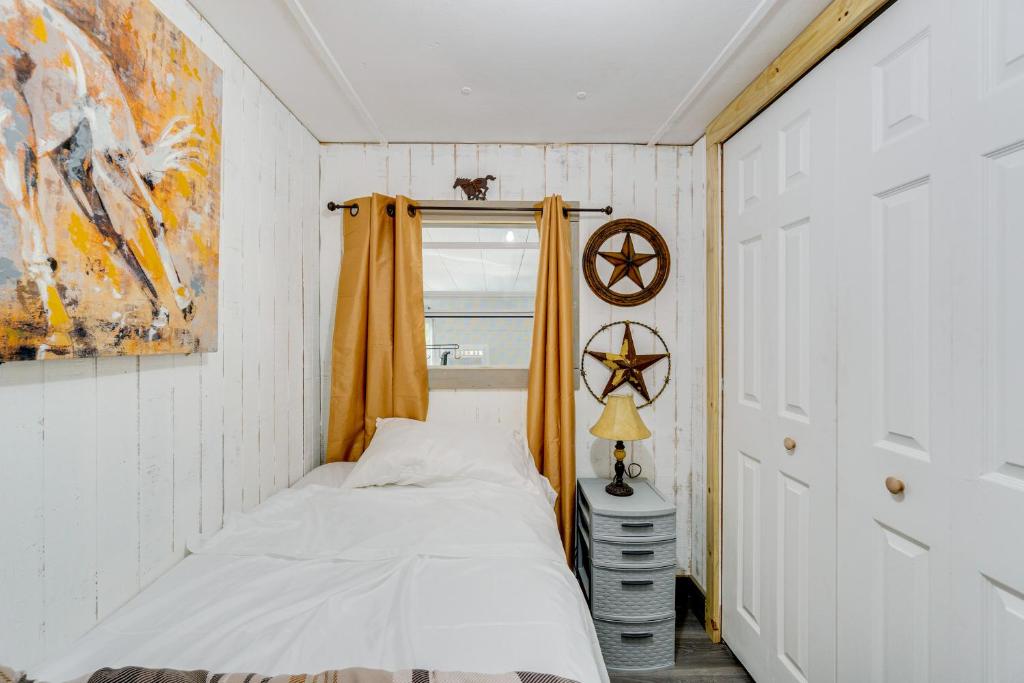 Fotografie z fotogalerie ubytování 5 Mi to Dtwn Punta Gorda Home with Large Yard! v destinaci Punta Gorda