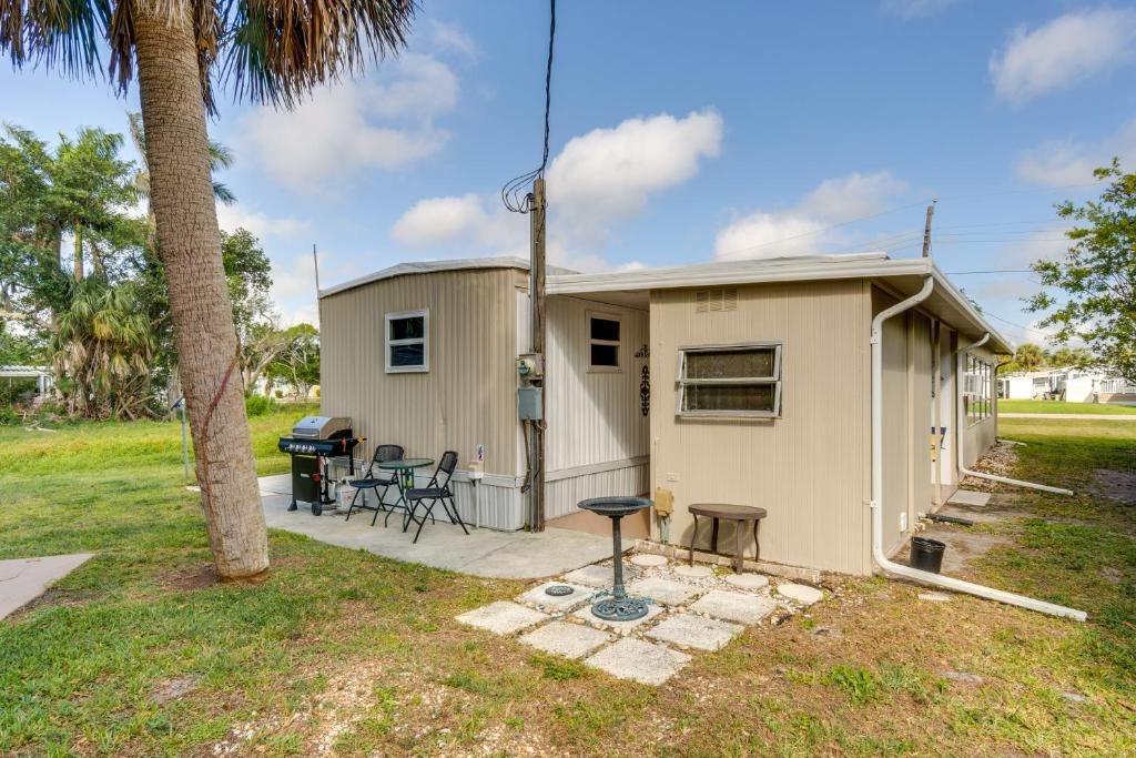Fotografie z fotogalerie ubytování 5 Mi to Dtwn Punta Gorda Home with Large Yard! v destinaci Punta Gorda