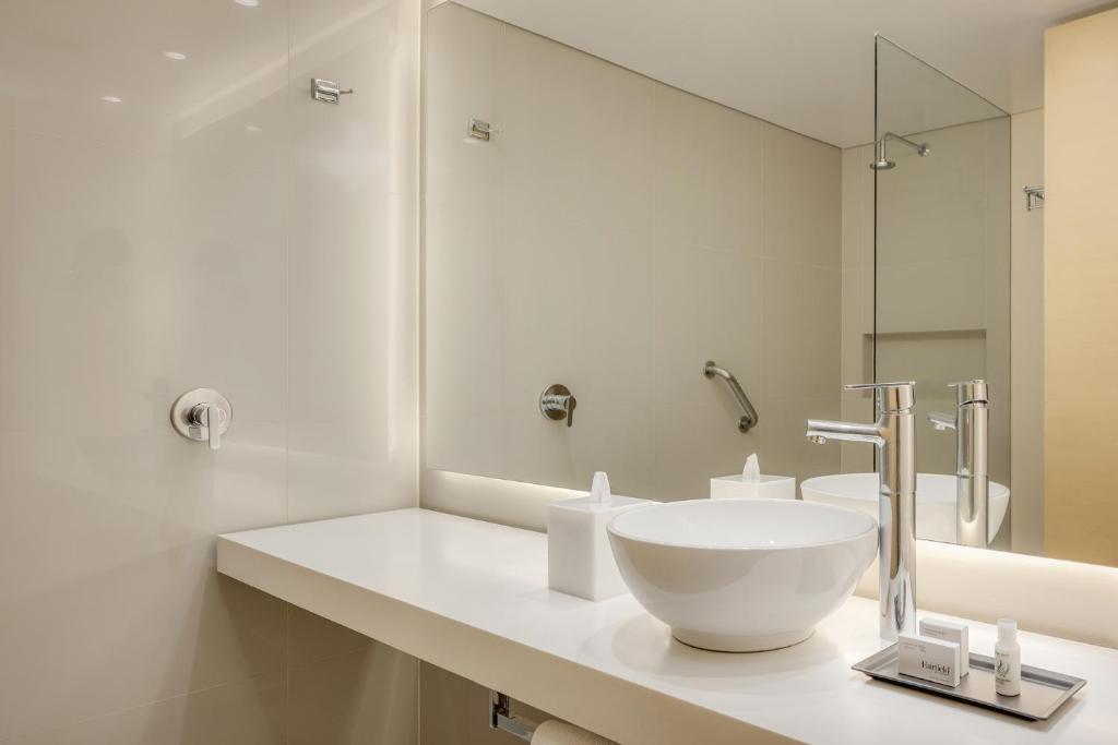 Fairfield by Marriott Bogota Embajadaにあるバスルーム