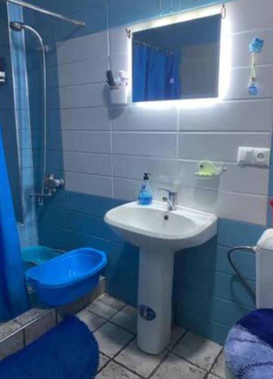 Koupelna v ubytování Cheap Hostel Kutaisi