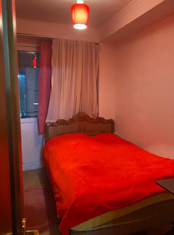 Postel nebo postele na pokoji v ubytování Cheap Hostel Kutaisi