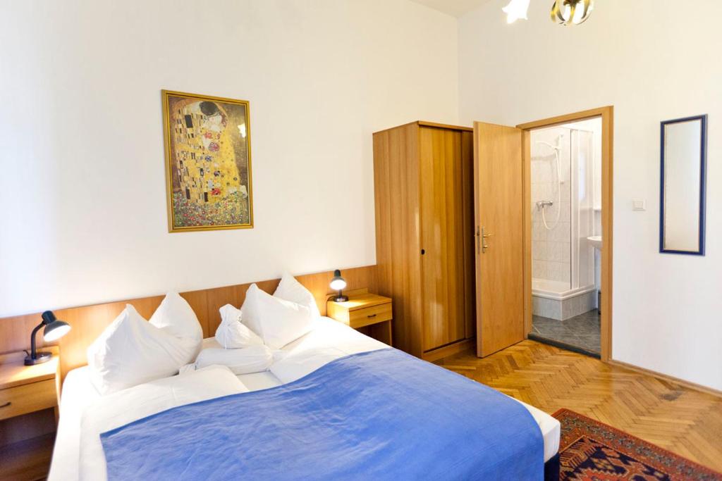 Postel nebo postele na pokoji v ubytování Hotel-Pension Bleckmann