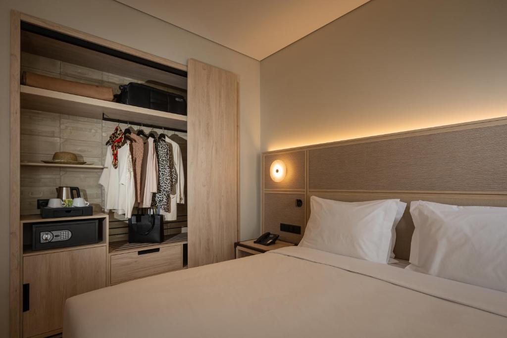 
Classic Double Room with One Double or Two Single Beds
