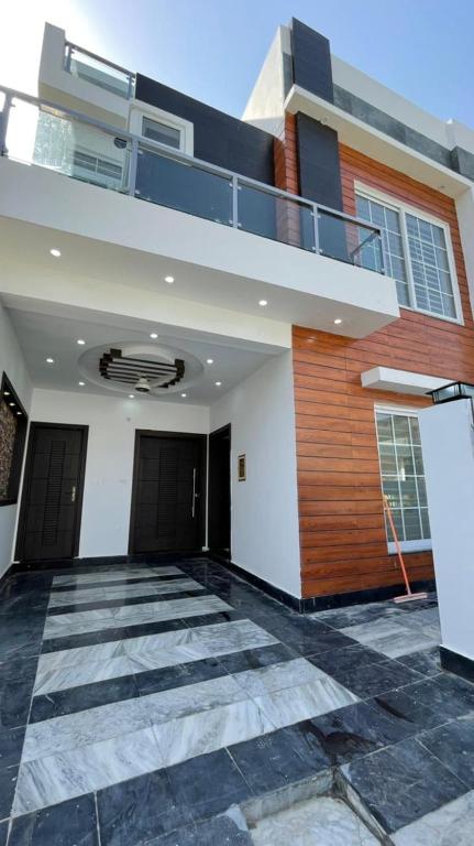 Modern Family-Friendly Home in CITI Housing Jhelum - Huis Met Drie Slaapkamers