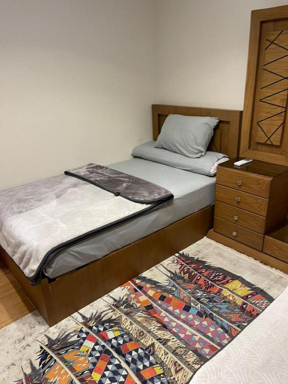 Postel nebo postele na pokoji v ubytování La Casa Chic retreat New cairo