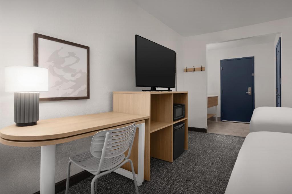 Spark by Hilton San Jose Airport photo