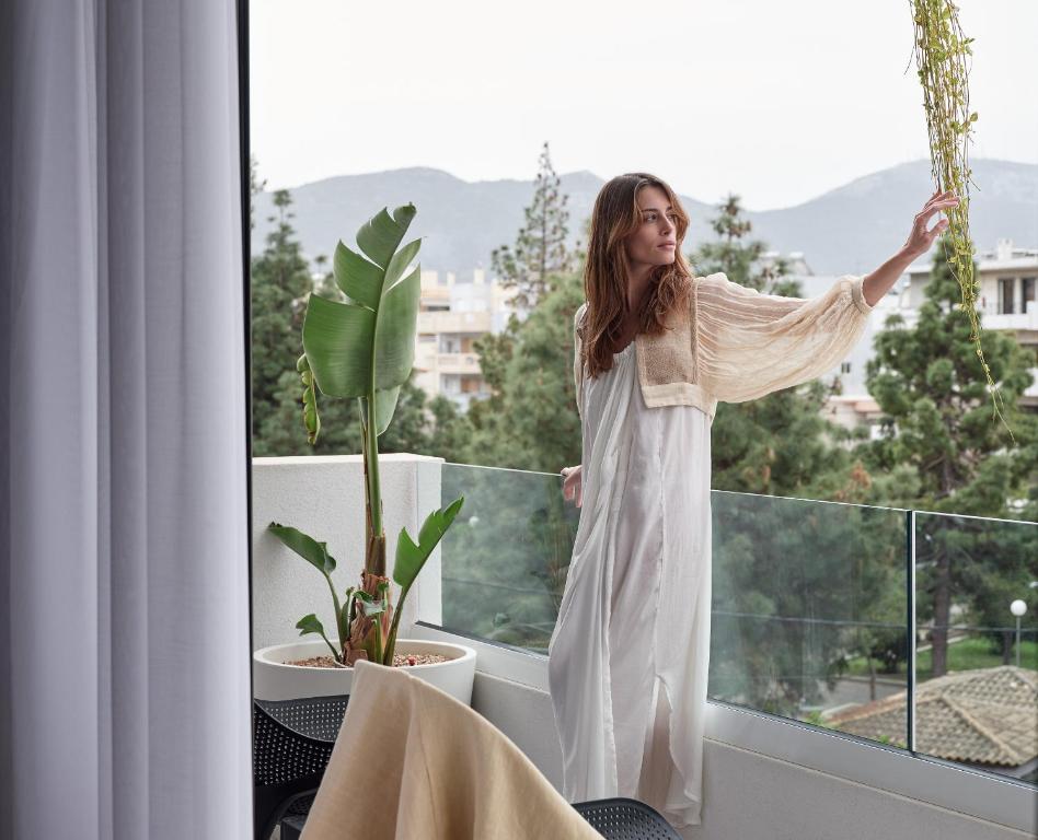 Bond Smart Living Suites - 7