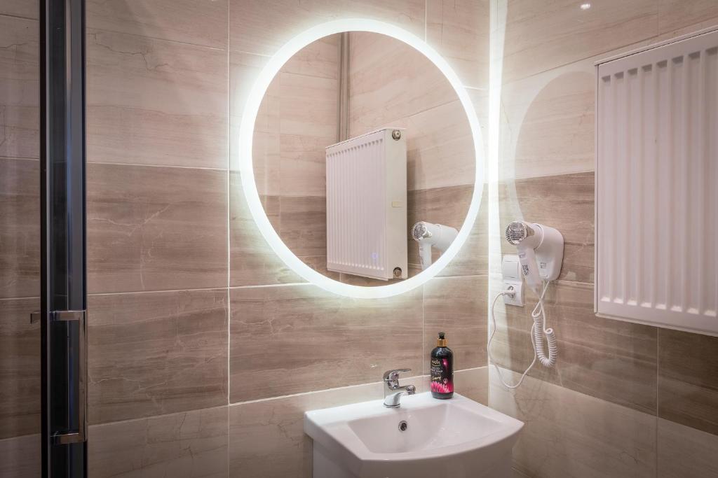 70s Business Room - Resim 8