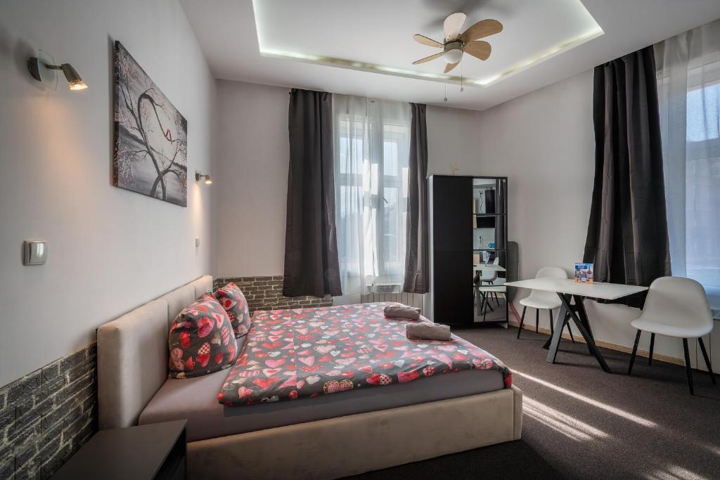 70s Business Room - Resim 14