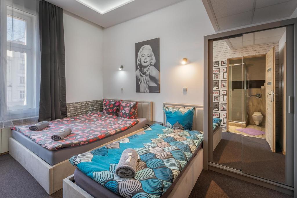 70s Business Room - Resim 5