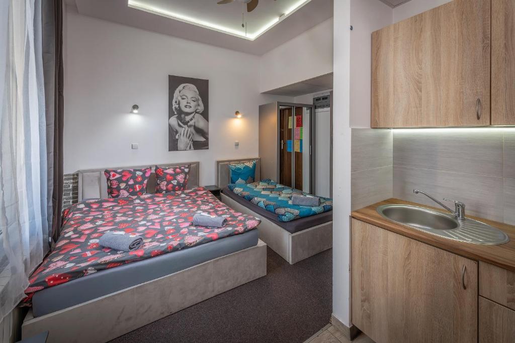 70s Business Room - Resim 43