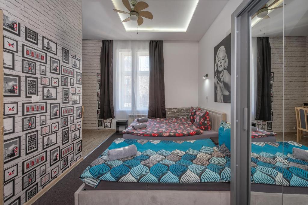 70s Business Room - Resim 42