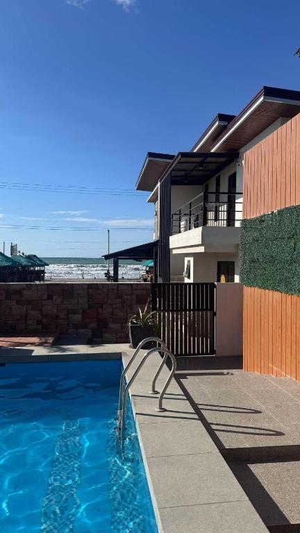 Bazén v ubytování Elmarie Beach Resort nebo v jeho okolí