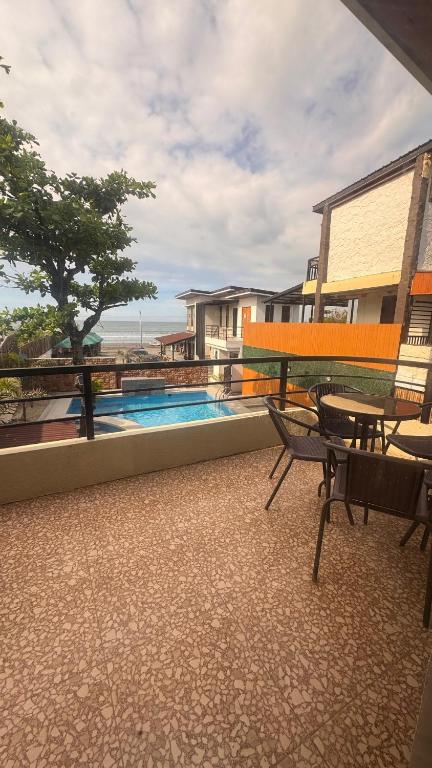 Bazén v ubytování Elmarie Beach Resort nebo v jeho okolí