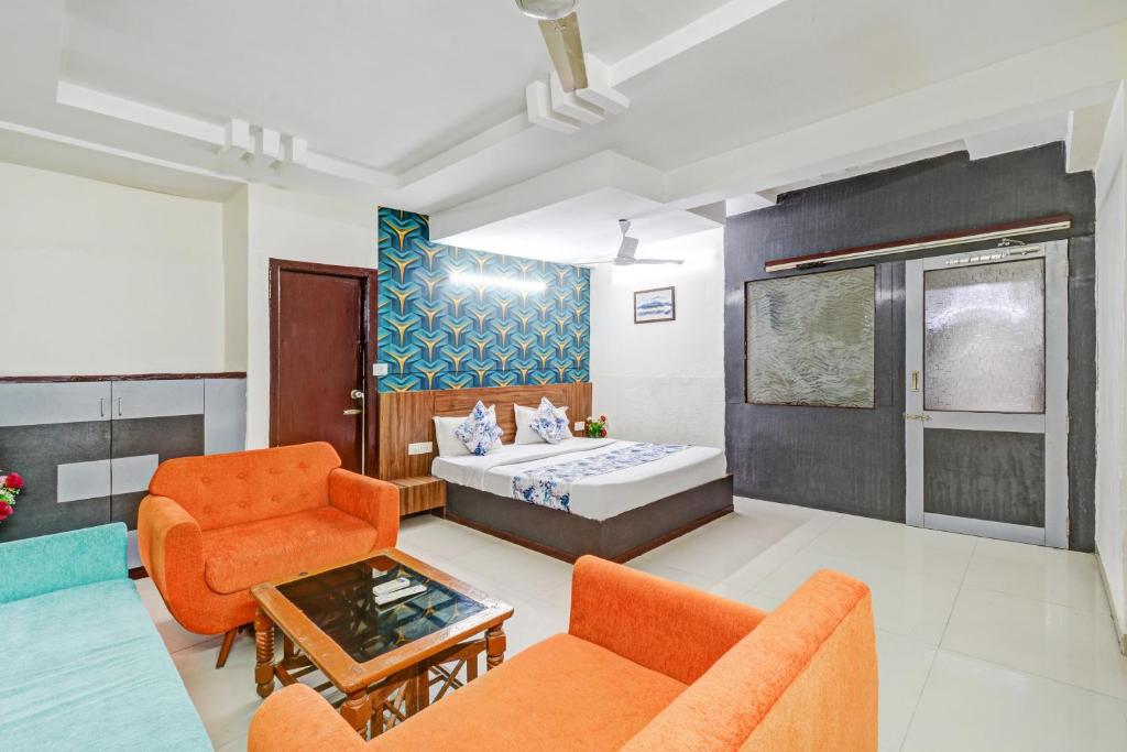 Postel nebo postele na pokoji v ubytování Hotel Royal Stay, Pakwan Sg Highway