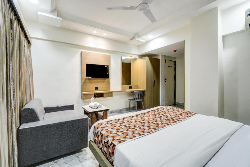 TV a/nebo společenská místnost v ubytování Hotel Royal Stay, Pakwan Sg Highway