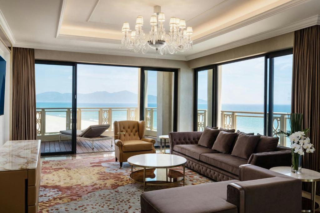 Posezení v ubytování Sheraton Grand Danang Beach Resort & SPA