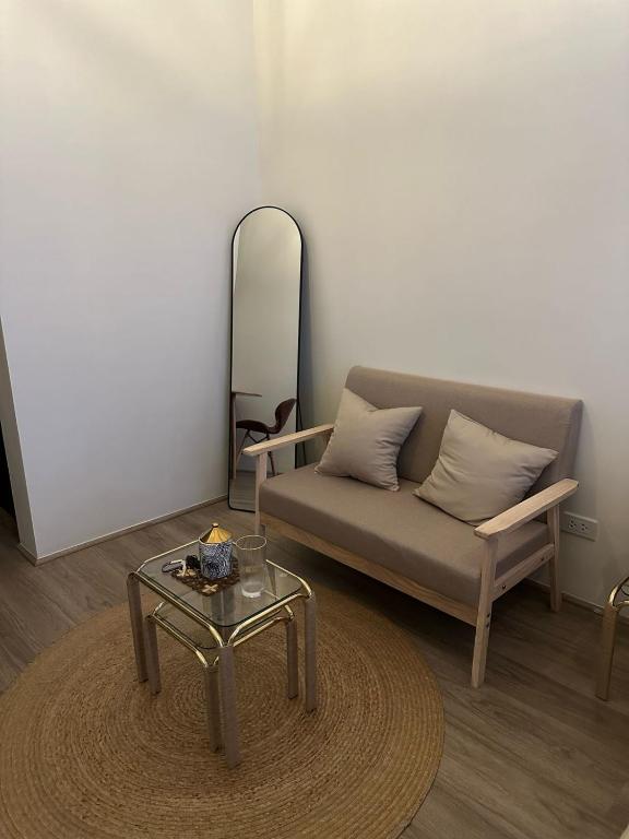 Posezení v ubytování The Median Condominium Unit 317
