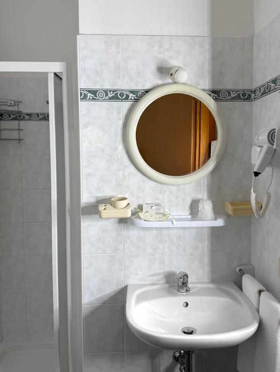 Łazienka w obiekcie Albergo Edera