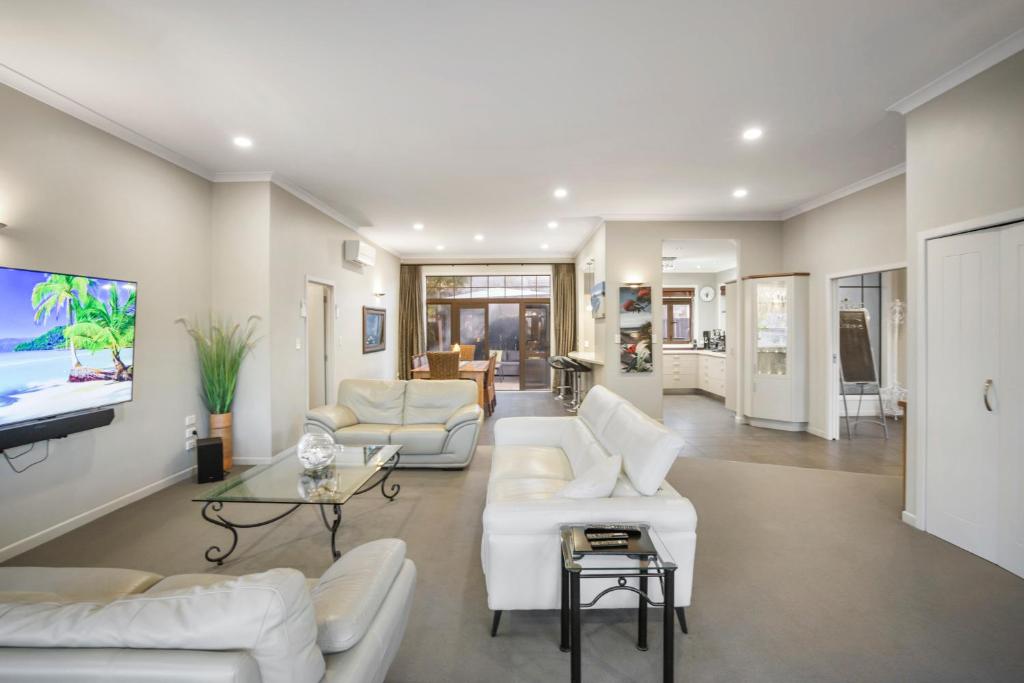 Palm Paradise with Spa - Resim 17