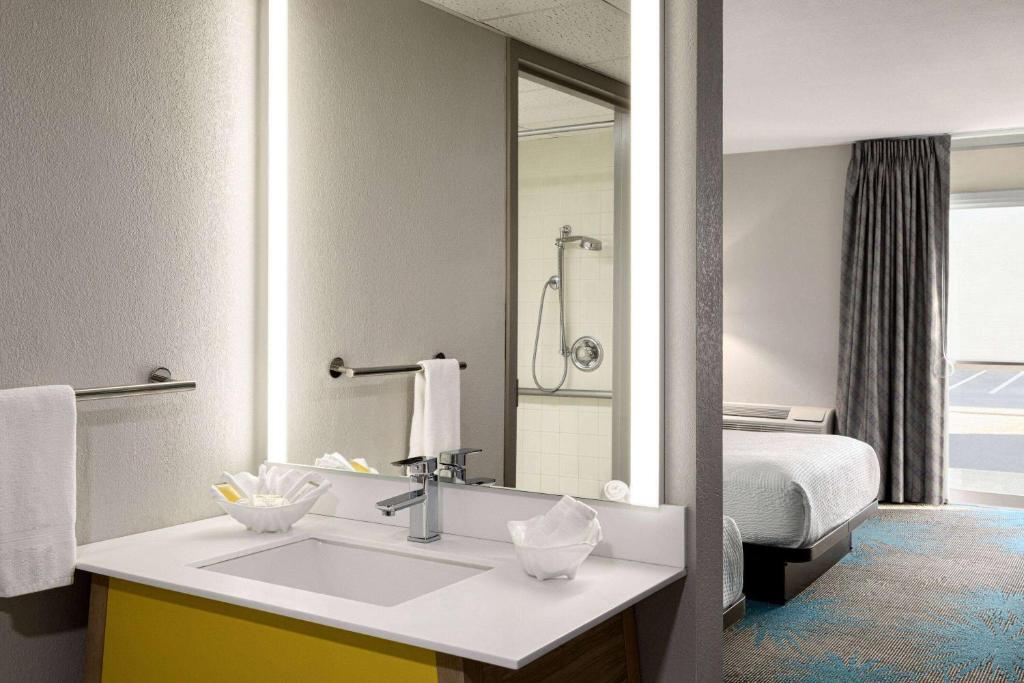 Days Inn by Wyndham Grand Island I-80 photo