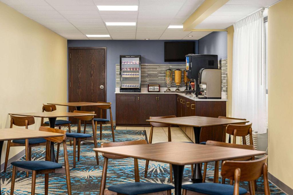 Days Inn by Wyndham Grand Island I-80 photo