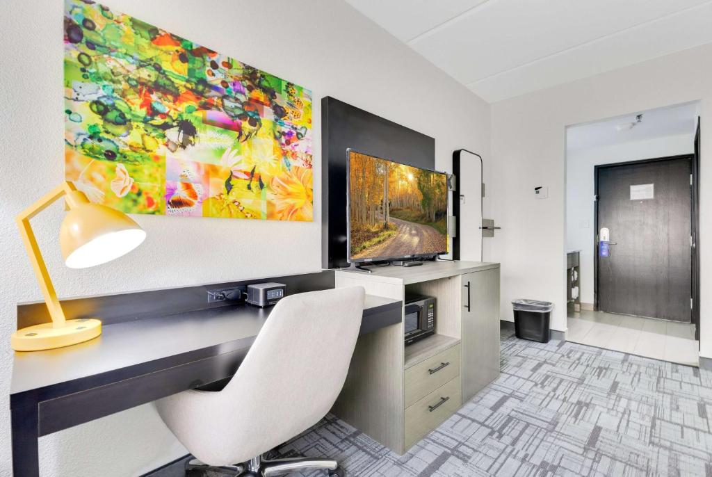 La Quinta Inn & Suites by Wyndham Jacksonville Mandarin photo