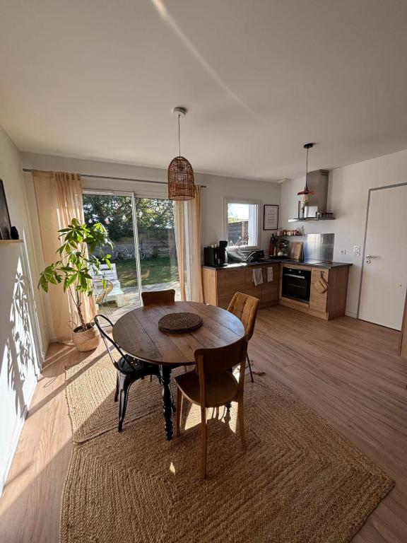 Photo de la galerie de l'établissement Entre Terre et Mer - Parking - Jardin, à Sallertaine