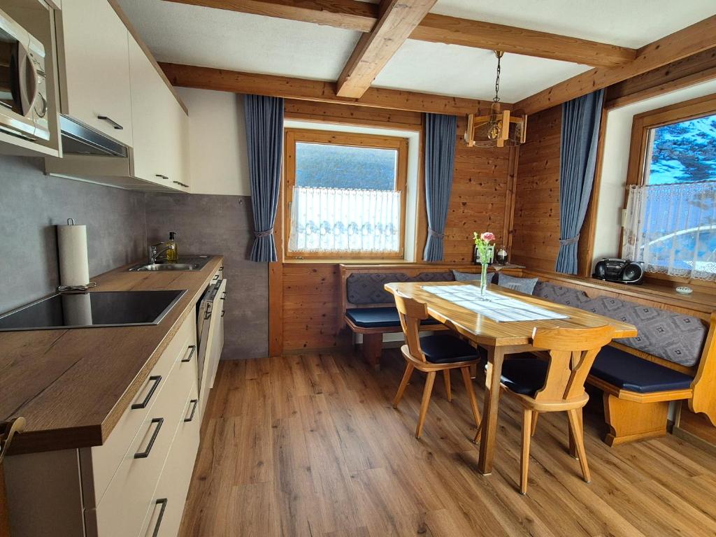 Kuchyň nebo kuchyňský kout v ubytování Haus Klammtal