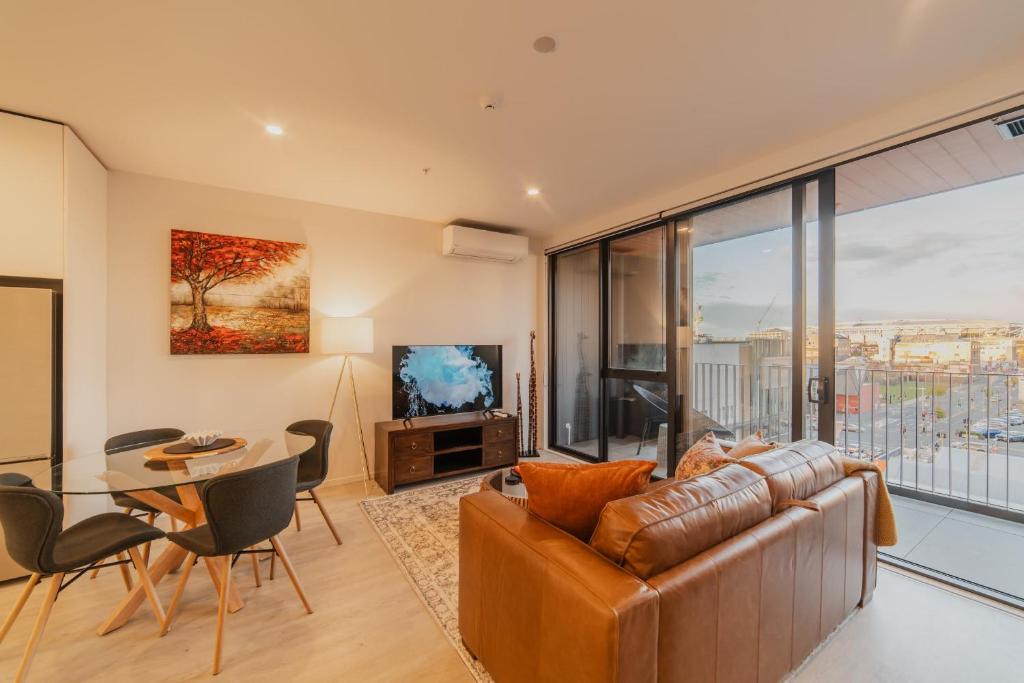 Central 1BR Apt - Balcony Kitchen & Bath - Resim 10