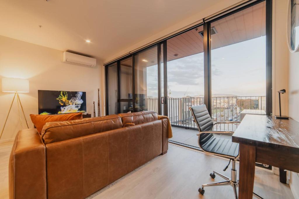 Central 1BR Apt - Balcony Kitchen & Bath - Resim 15