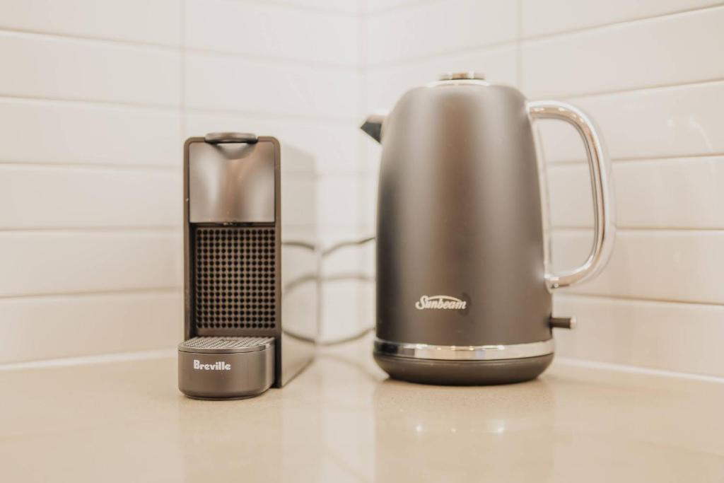 Central 1BR Apt - Balcony Kitchen & Bath - Resim 28