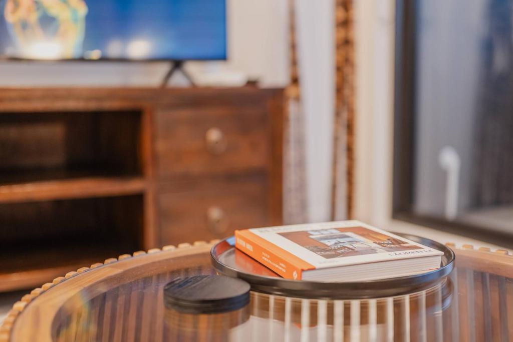 Central 1BR Apt - Balcony Kitchen & Bath - Resim 37