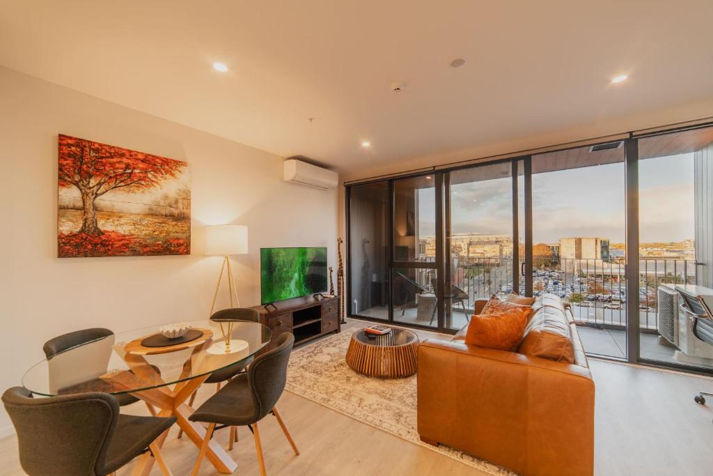 Central 1BR Apt - Balcony Kitchen & Bath - Resim 39