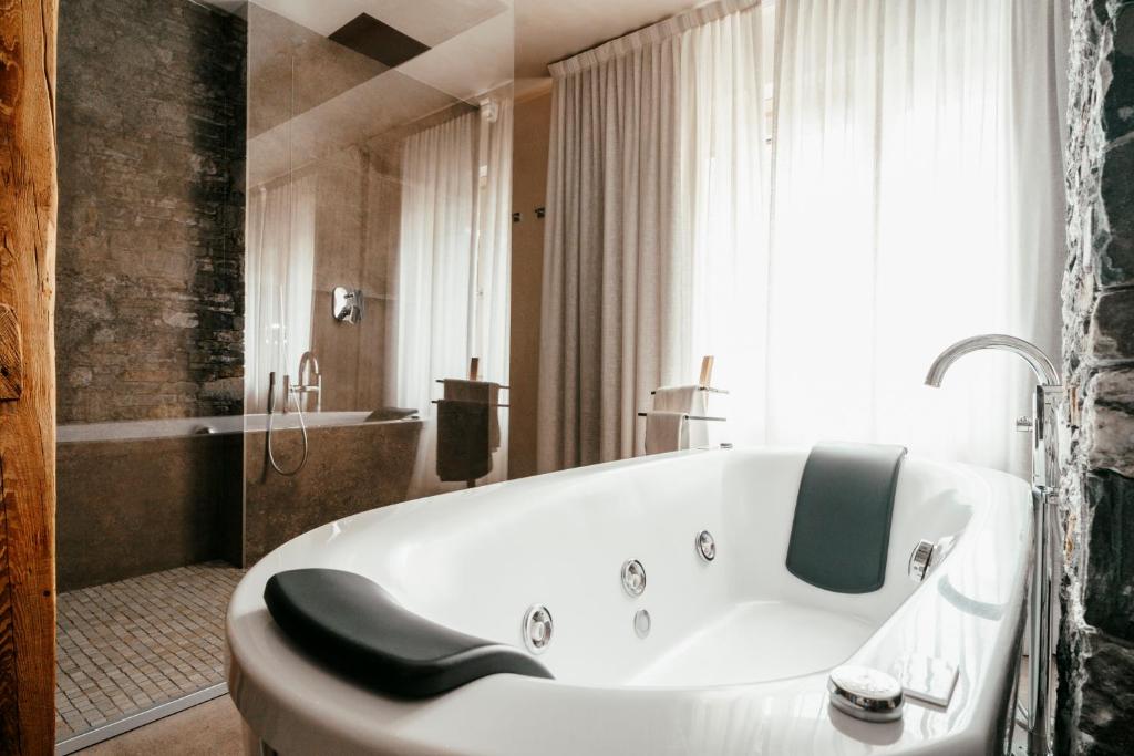 Un baño de Serendipity Hotel