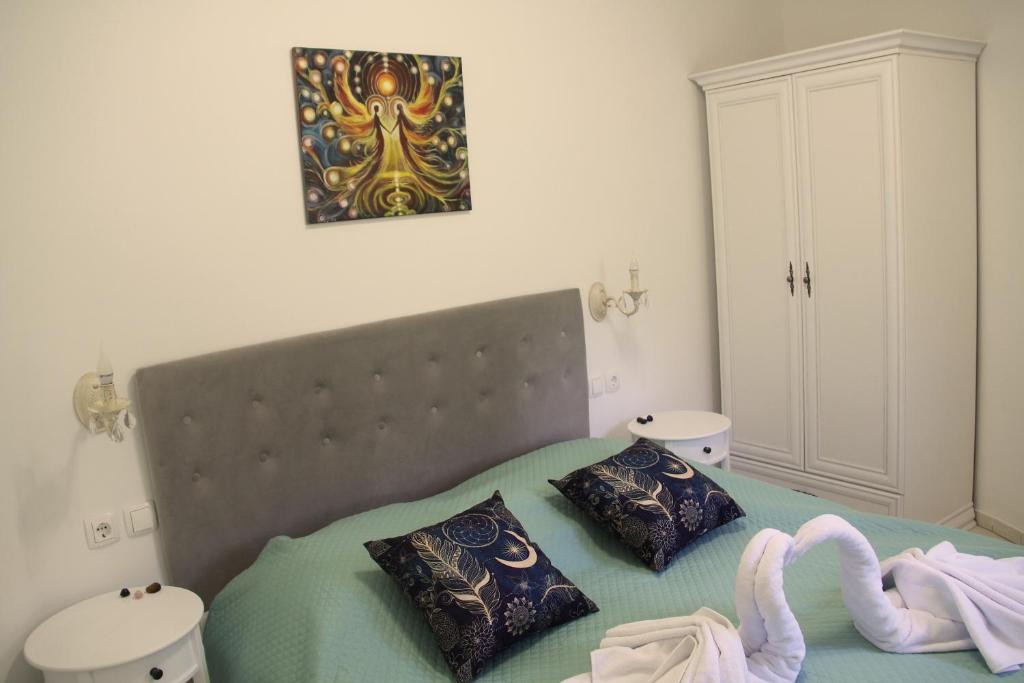 Postel nebo postele na pokoji v ubytování Glamping Bionic healing village