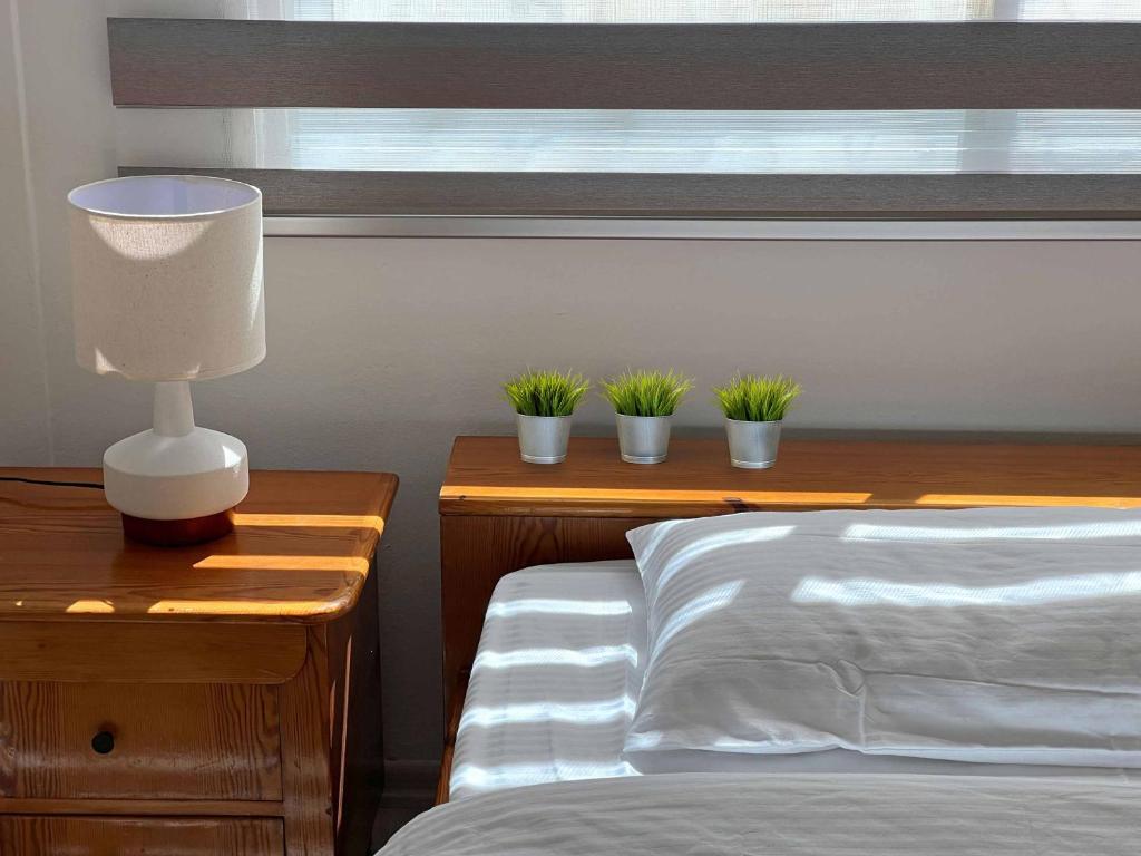 Postel nebo postele na pokoji v ubytování Kaşgar 2 Bed Sea View Apartment in Kyrenia by HolidayKeys