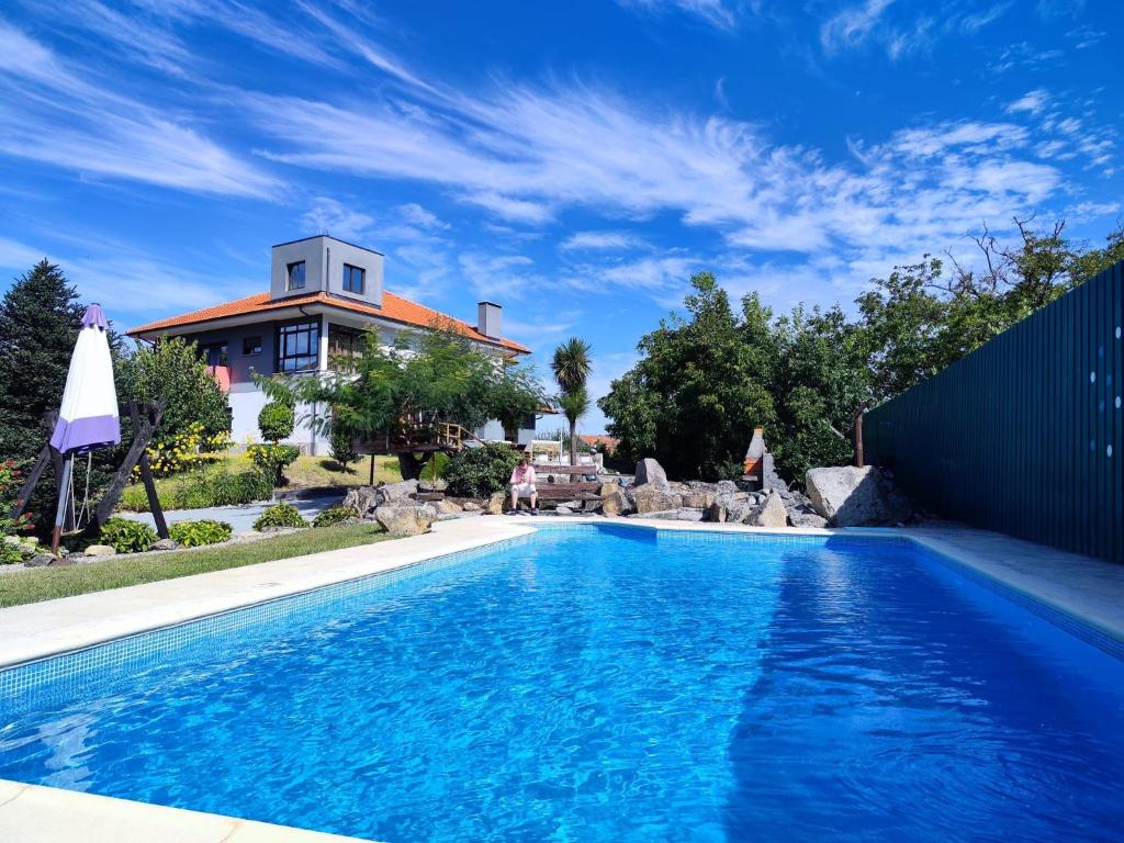 Bazén v ubytování Quinta da Cerca - Natureza, Bem-Estar e Conforto nebo v jeho okolí