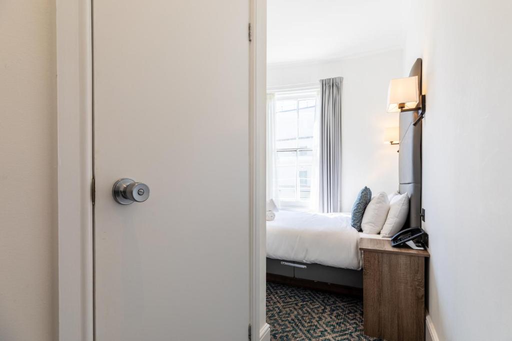 The Chapter Hotels - The J Hyde Park - Resim 30