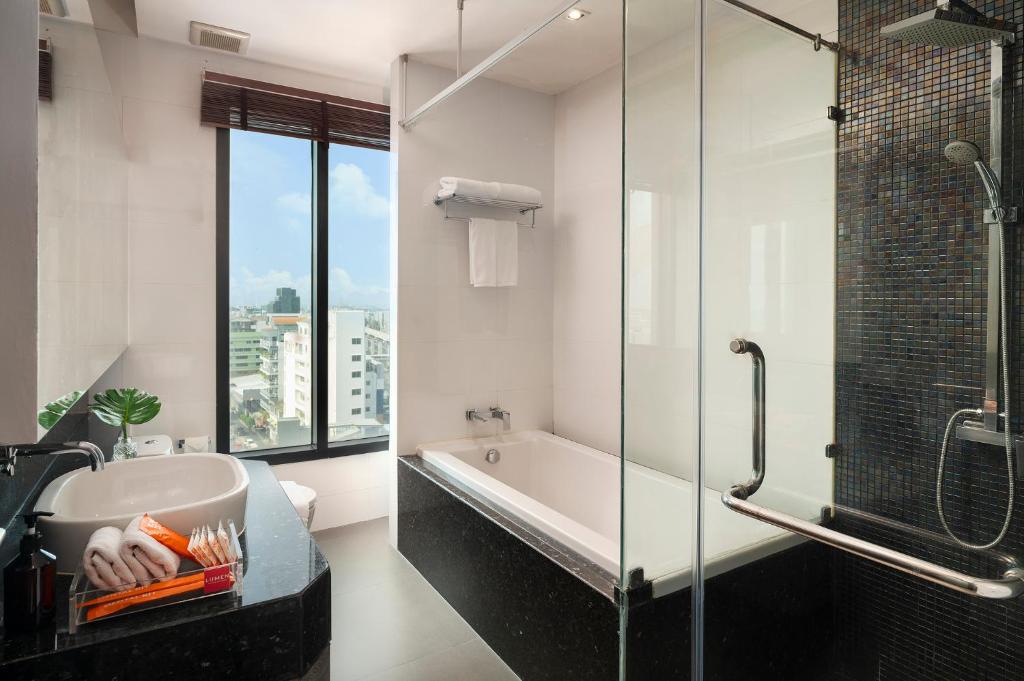 
Lumen One Bedroom Suite
