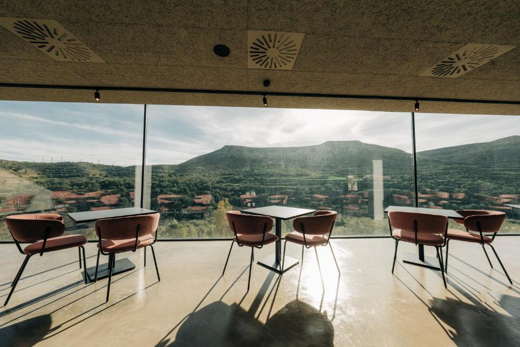 Nespecifikovaný výhled na hory nebo výhled na hory při pohledu z hotelu