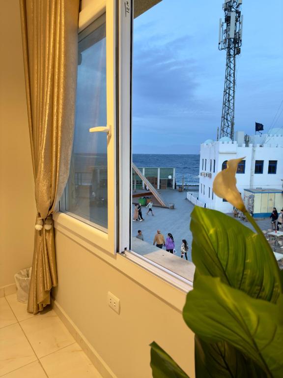 Nespecifikovaný výhled na moře nebo výhled na moře při pohledu z hotelu