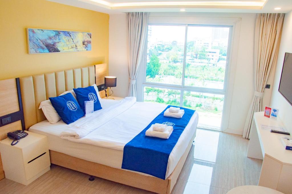 HT9 Hotel - Superior Double Room